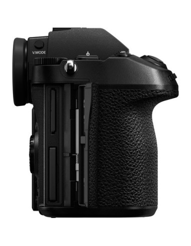 Panasonic Lumix DC-S1R Mirrorless Digital...