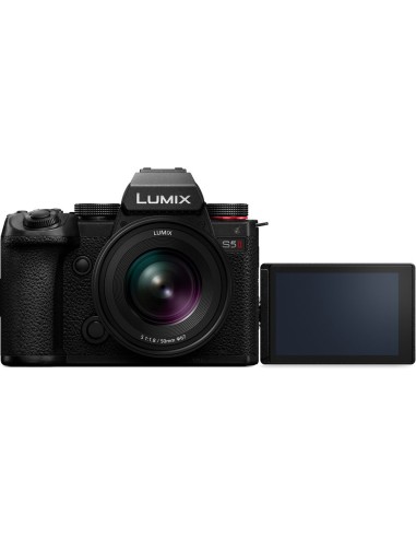 Panasonic Lumix S5 II con obiettivo 20-60mm f/3.5-5.6
