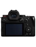 Panasonic Lumix G9 II con obiettivo LEICA DG 12-60mm f/2.8-4