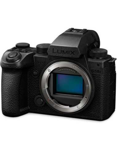 Panasonic Lumix S5 II + 14-28mm f/4-5.6 Macro