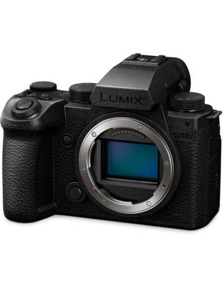 Panasonic Lumix S5 II + 14-28mm f/4-5.6 Macro