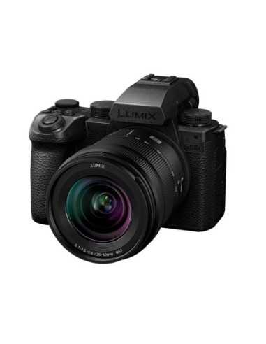 Panasonic Lumix S5 IIX + 20-60mm f/3.5-5.6 + 50mm f/1.8