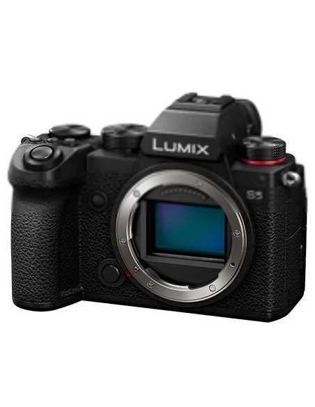 Panasonic Lumix S5 + 24-105mm f/4 Macro O.I.S.