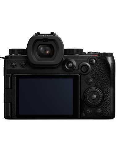 Panasonic Lumix S5 IIX + 20-60mm F3.5-5.6 OIS